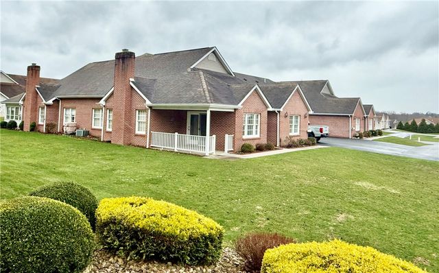 194 Woodhawk Ln, Franklin Twp, PA 16001