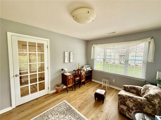 194 Woodhawk Ln, Franklin Twp, PA 16001