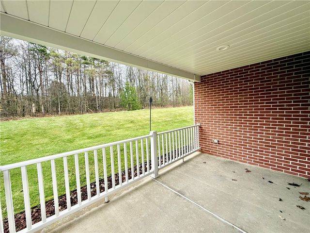 194 Woodhawk Ln, Franklin Twp, PA 16001