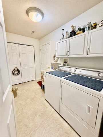 194 Woodhawk Ln, Franklin Twp, PA 16001