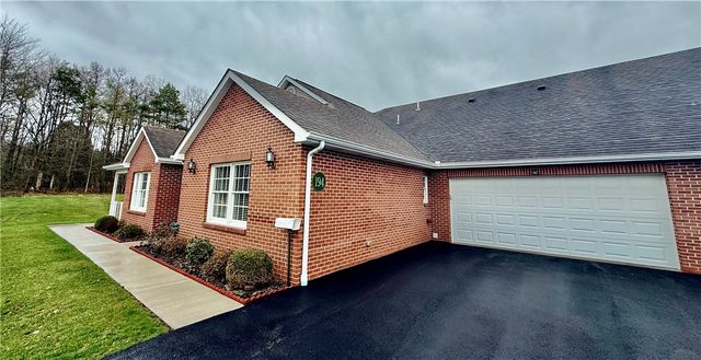 194 Woodhawk Ln, Franklin Twp, PA 16001