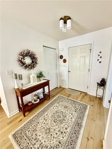 194 Woodhawk Ln, Franklin Twp, PA 16001