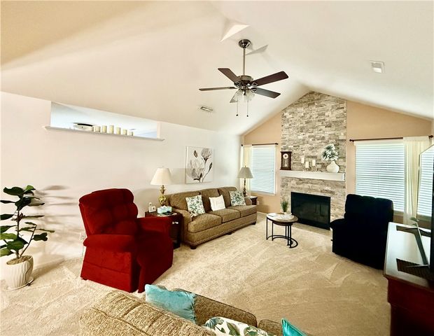 194 Woodhawk Ln, Franklin Twp, PA 16001