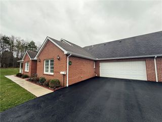 194 Woodhawk Ln, Franklin Twp, PA 16001