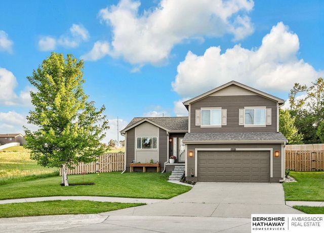 7510 N 143rd Avenue Circle, Omaha, NE 68142