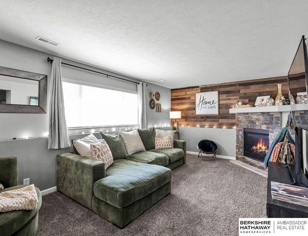 7510 N 143rd Avenue Circle, Omaha, NE 68142