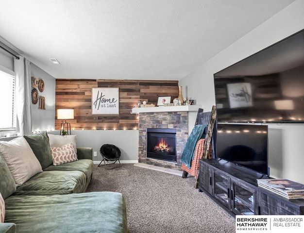 7510 N 143rd Avenue Circle, Omaha, NE 68142