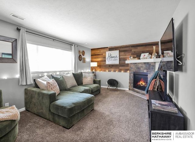 7510 N 143rd Avenue Circle, Omaha, NE 68142