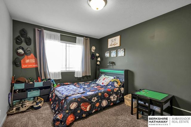 7510 N 143rd Avenue Circle, Omaha, NE 68142