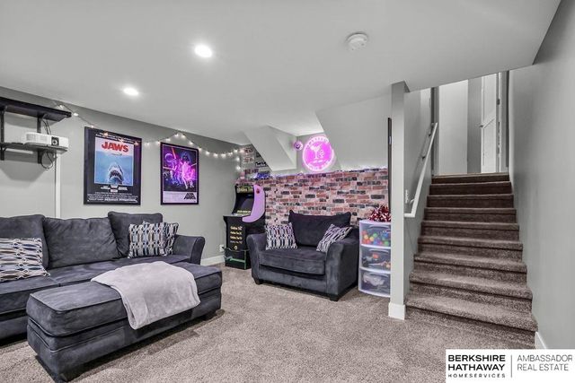 7510 N 143rd Avenue Circle, Omaha, NE 68142
