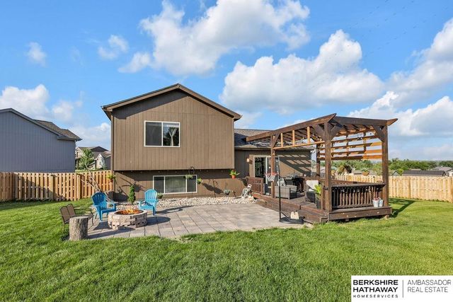 7510 N 143rd Avenue Circle, Omaha, NE 68142