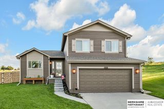 7510 N 143rd Avenue Circle, Omaha, NE 68142