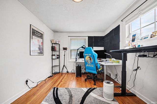 1614 Cedar Street, South Bend, IN 46617