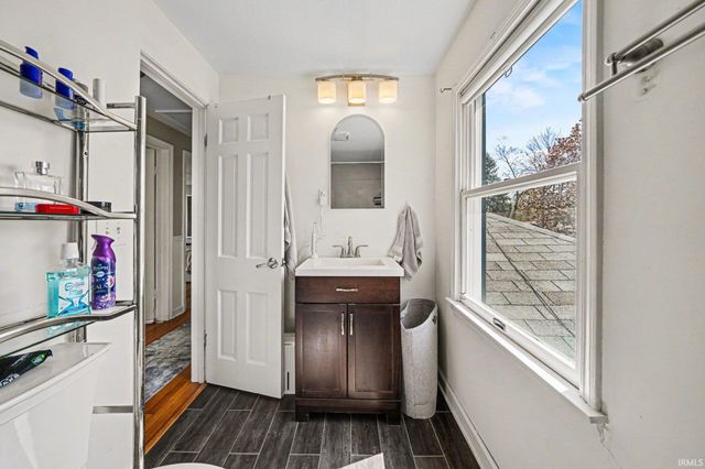 1614 Cedar Street, South Bend, IN 46617