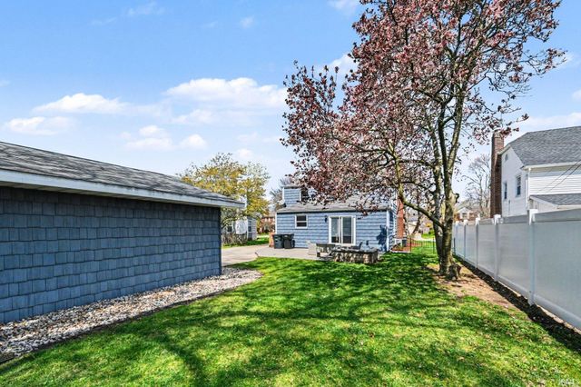 1614 Cedar Street, South Bend, IN 46617