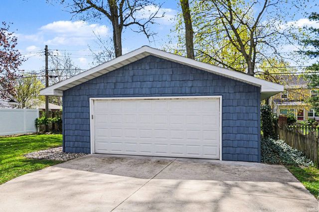 1614 Cedar Street, South Bend, IN 46617