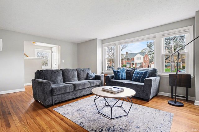 1614 Cedar Street, South Bend, IN 46617