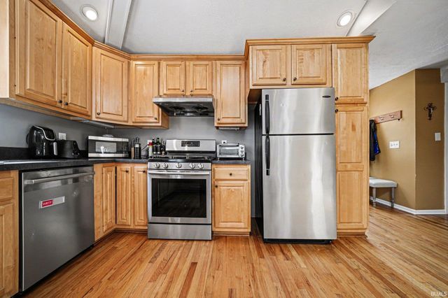 1614 Cedar Street, South Bend, IN 46617