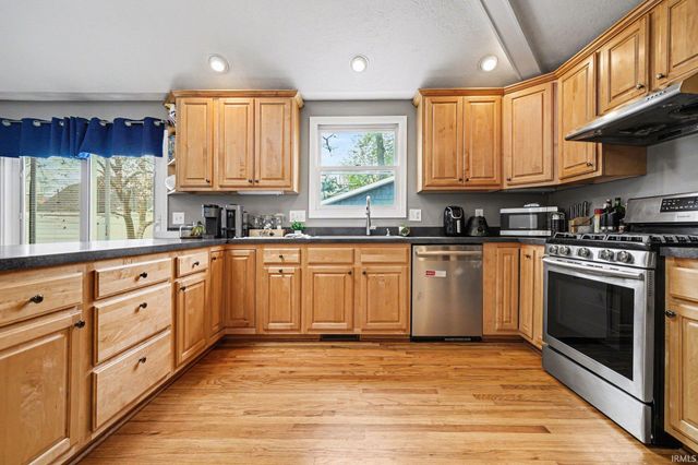 1614 Cedar Street, South Bend, IN 46617