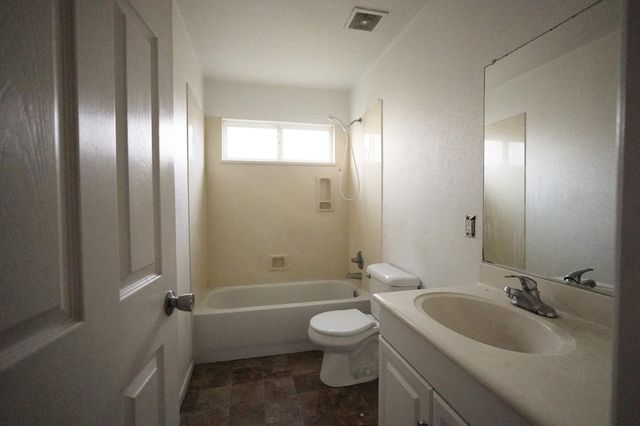 3919 Huron St, Sacramento, CA 95838