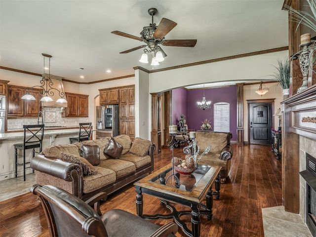 2825 SE 5th Street, Moore, OK 73160