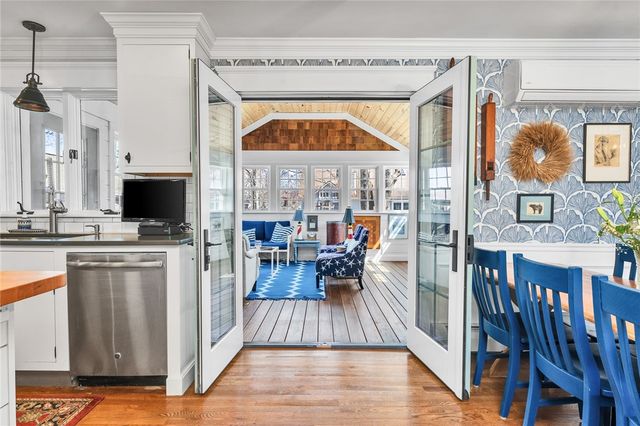 82 Princes Hill Avenue, Barrington, RI 02806