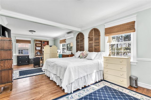 82 Princes Hill Avenue, Barrington, RI 02806