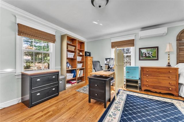 82 Princes Hill Avenue, Barrington, RI 02806