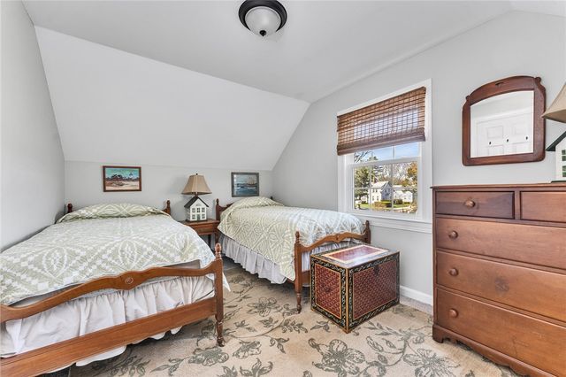 82 Princes Hill Avenue, Barrington, RI 02806