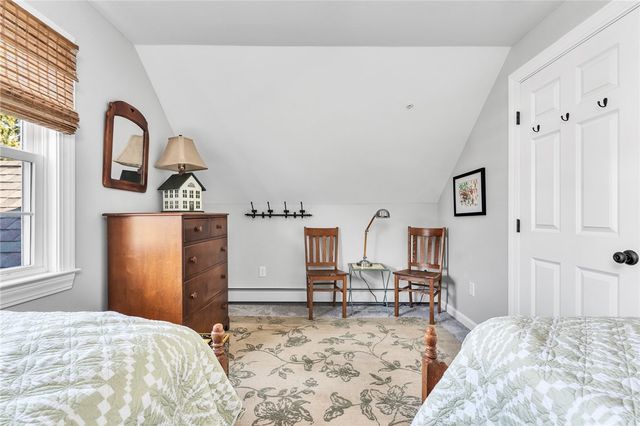 82 Princes Hill Avenue, Barrington, RI 02806