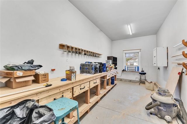 82 Princes Hill Avenue, Barrington, RI 02806