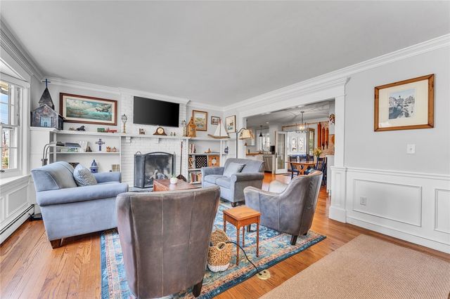 82 Princes Hill Avenue, Barrington, RI 02806