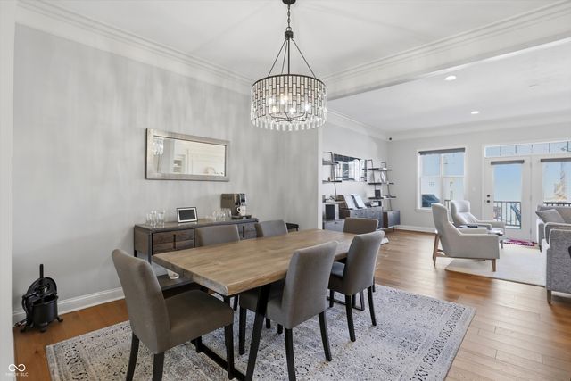 213 Manchester Drive, Zionsville, IN 46077