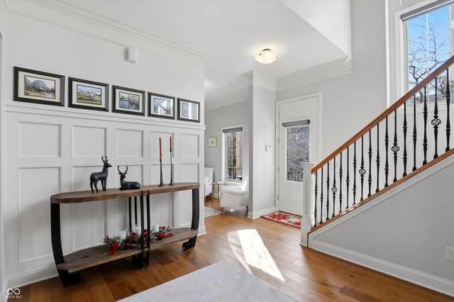 213 Manchester Drive, Zionsville, IN 46077