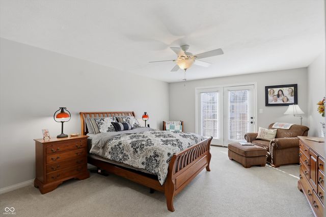 213 Manchester Drive, Zionsville, IN 46077