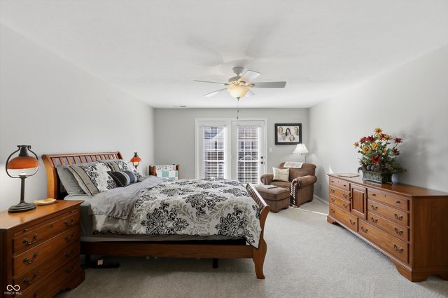 213 Manchester Drive, Zionsville, IN 46077