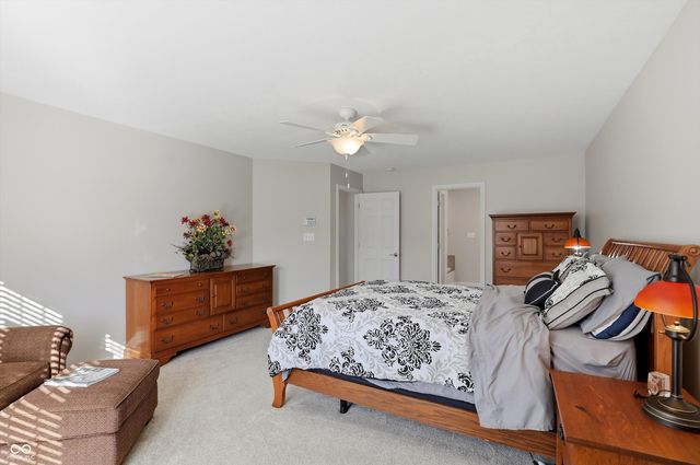 213 Manchester Drive, Zionsville, IN 46077