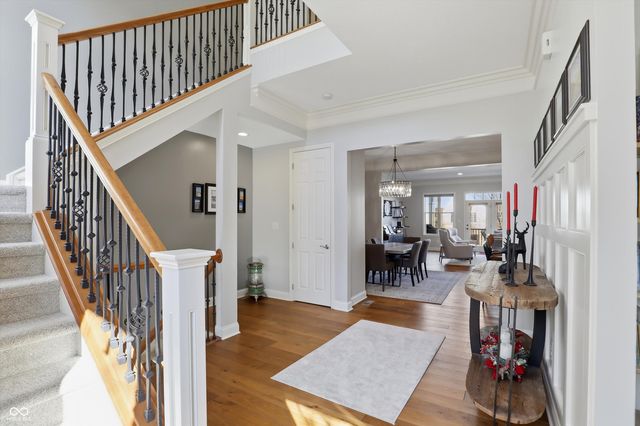 213 Manchester Drive, Zionsville, IN 46077