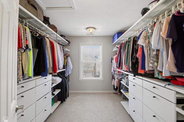 213 Manchester Drive, Zionsville, IN 46077