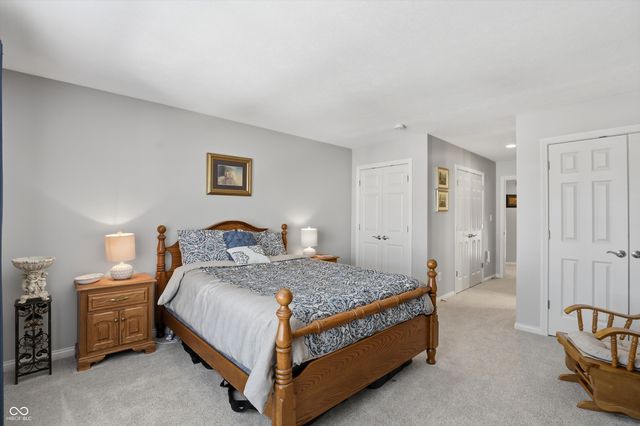 213 Manchester Drive, Zionsville, IN 46077