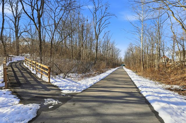 213 Manchester Drive, Zionsville, IN 46077