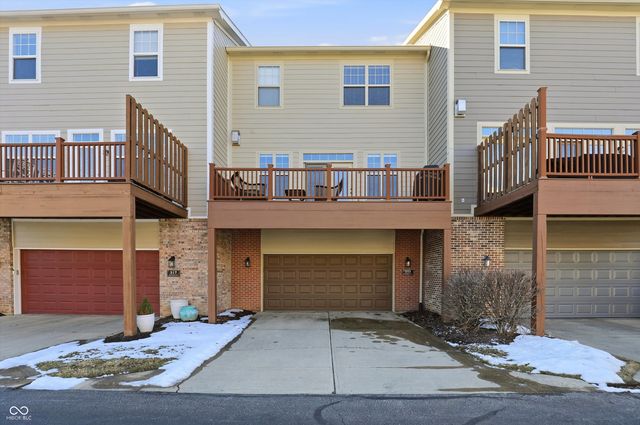 213 Manchester Drive, Zionsville, IN 46077