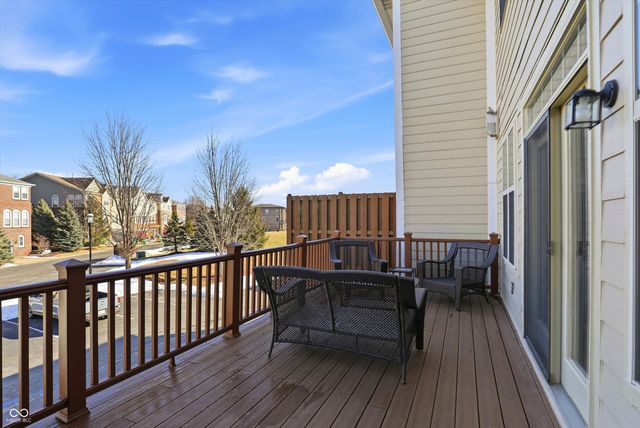 213 Manchester Drive, Zionsville, IN 46077