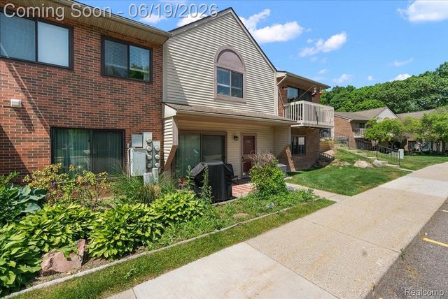 399 Spring Brooke Drive, Brighton, MI 48116