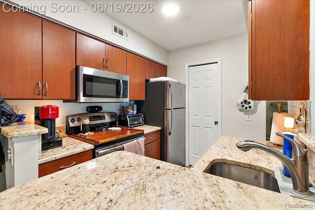 399 Spring Brooke Drive, Brighton, MI 48116
