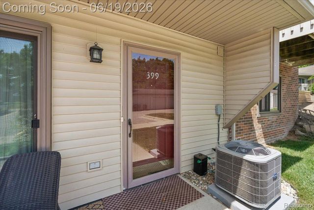 399 Spring Brooke Drive, Brighton, MI 48116