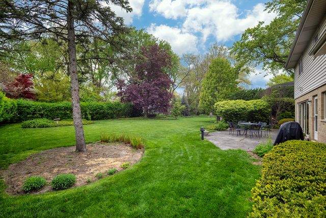 1504 Sequoia Trail, Glenview, IL 60025