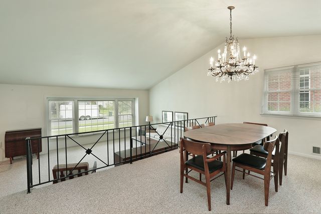 1504 Sequoia Trail, Glenview, IL 60025