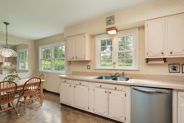 1504 Sequoia Trail, Glenview, IL 60025
