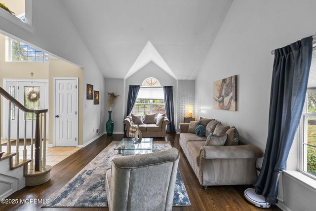 378 Sapphire Drive, Jackson, NJ 08527
